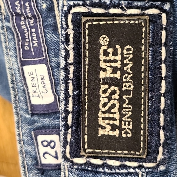 MISS ME VINTAGE JEANS SHORTS WOMEN'S 28x19 BLUE IRENE CAPRI DISTRESSED DENIM - Picture 8 of 8